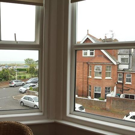 Evee'S Pebbles 1 Apartment Eastbourne Exterior photo